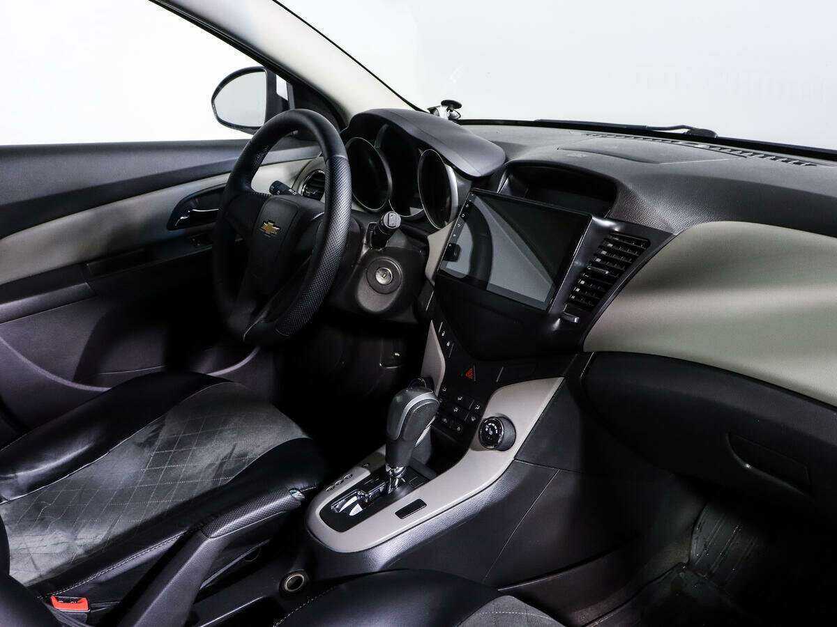 Б/У Шевроле Круз 2012 года. Фото: #8