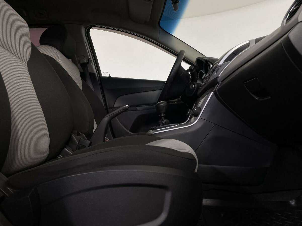 Б/У Шевроле Круз 2014 года. Фото: #12