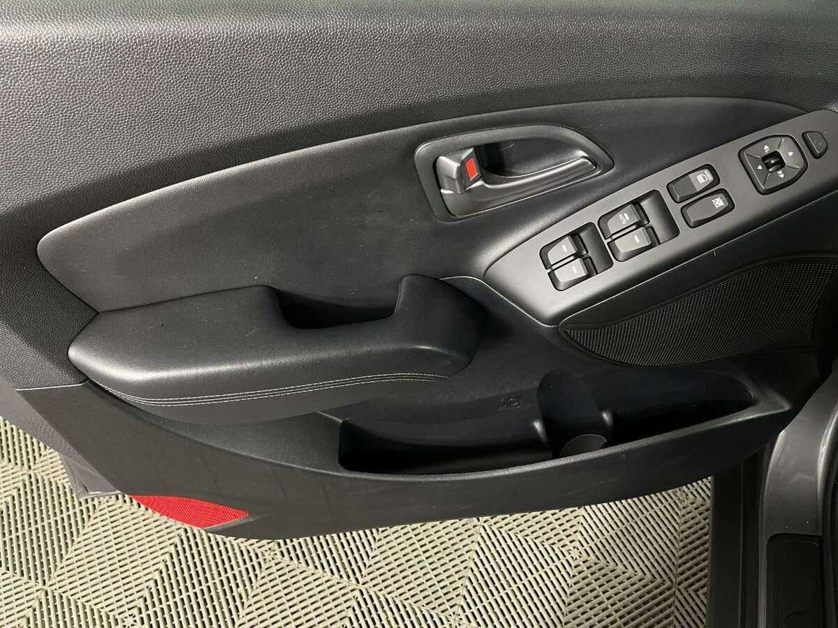 Б/У Хендай ай-икс35 2015 года. Фото: #7