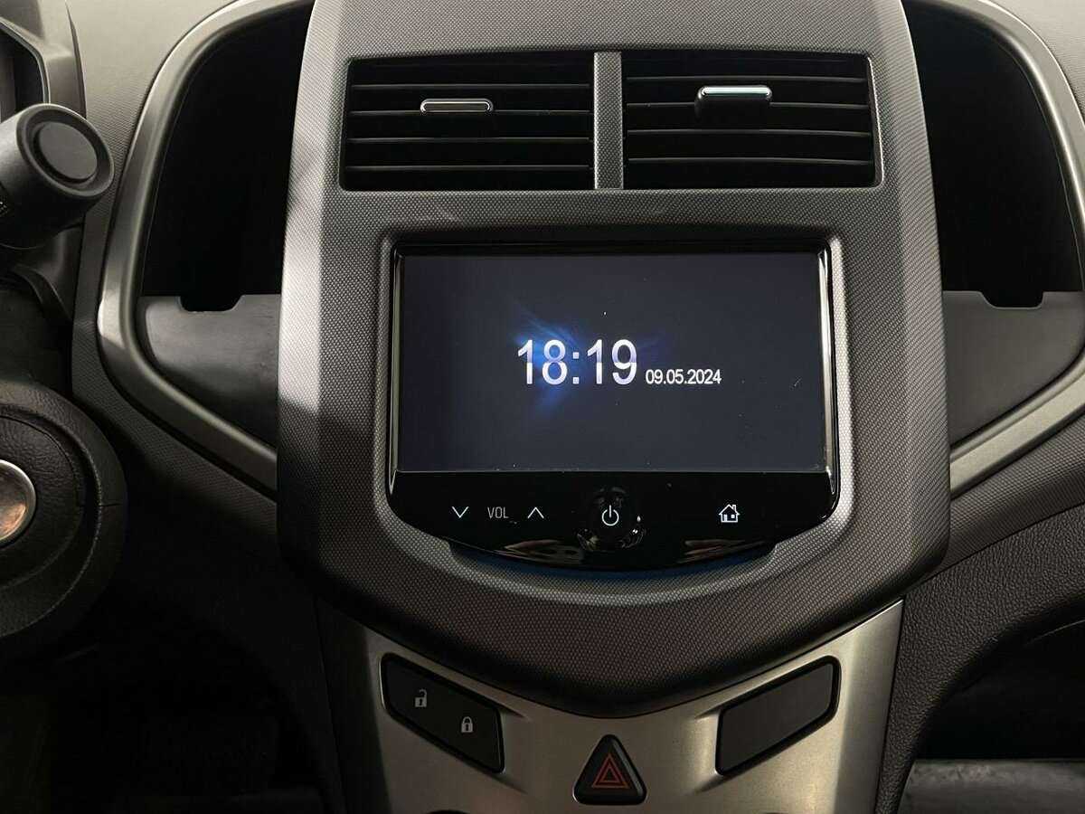 Б/У Шевроле Авео 2015 года. Фото: #9