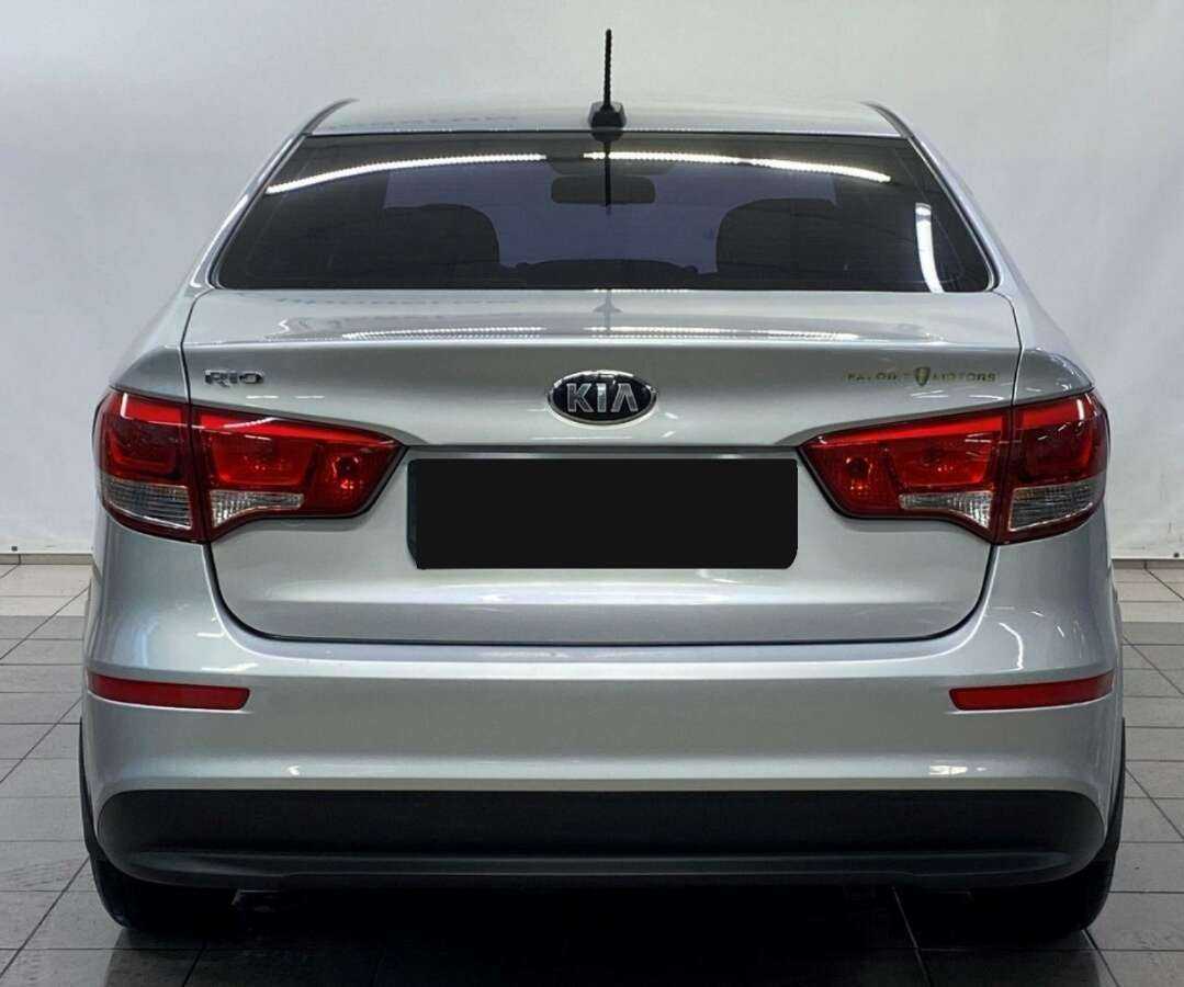Б/У Киа Рио 2017 года. Фото: #2
