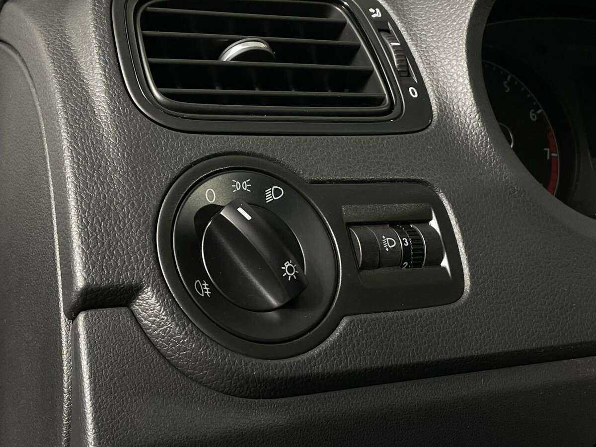 Б/У Фольксваген Поло 2019 года. Фото: #7