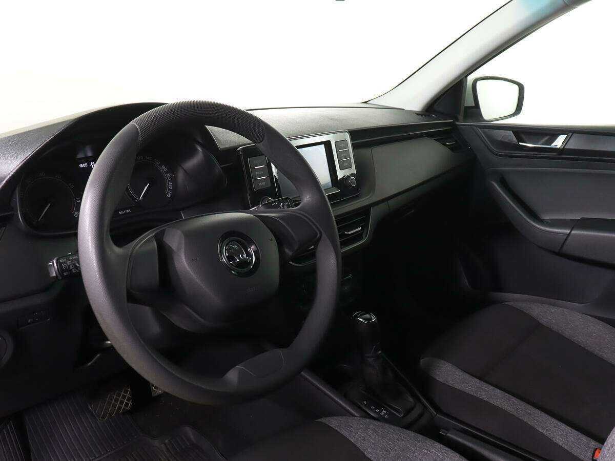 Б/У Шкода Рапид 2021 года. Фото: #12