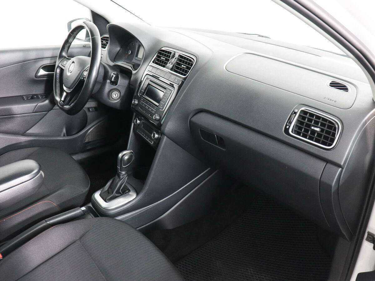 Б/У Фольксваген Поло 2017 года. Фото: #9