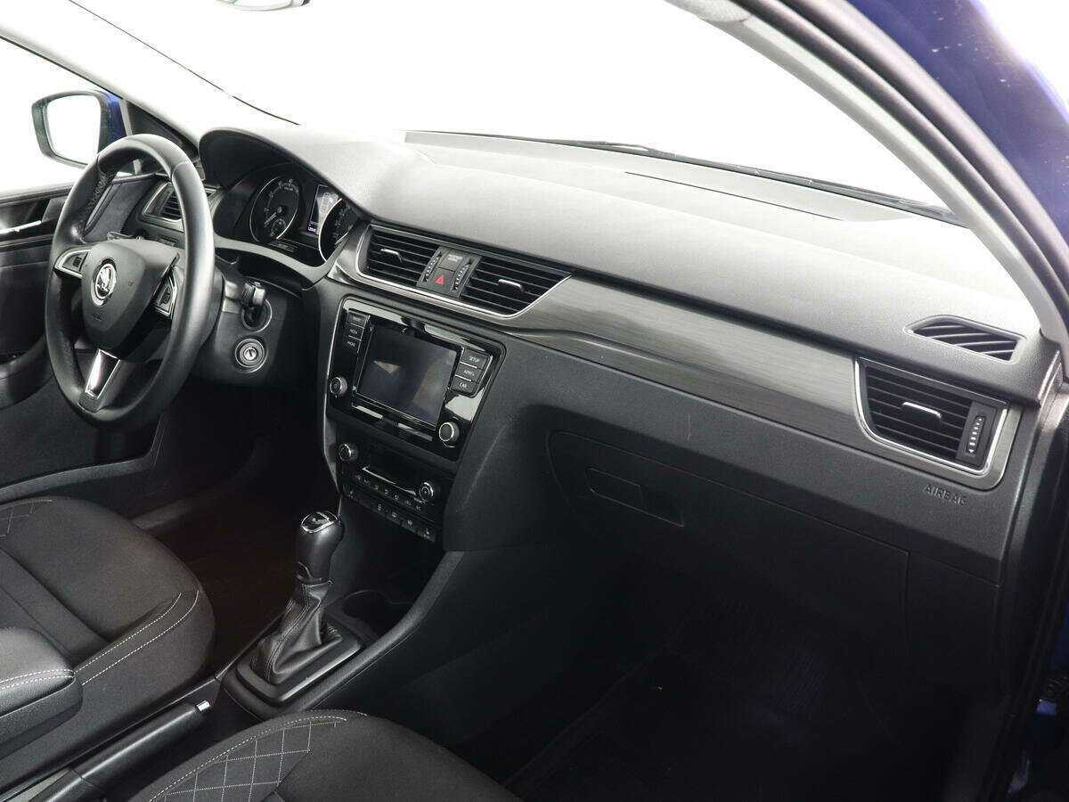 Б/У Шкода Рапид 2018 года. Фото: #9