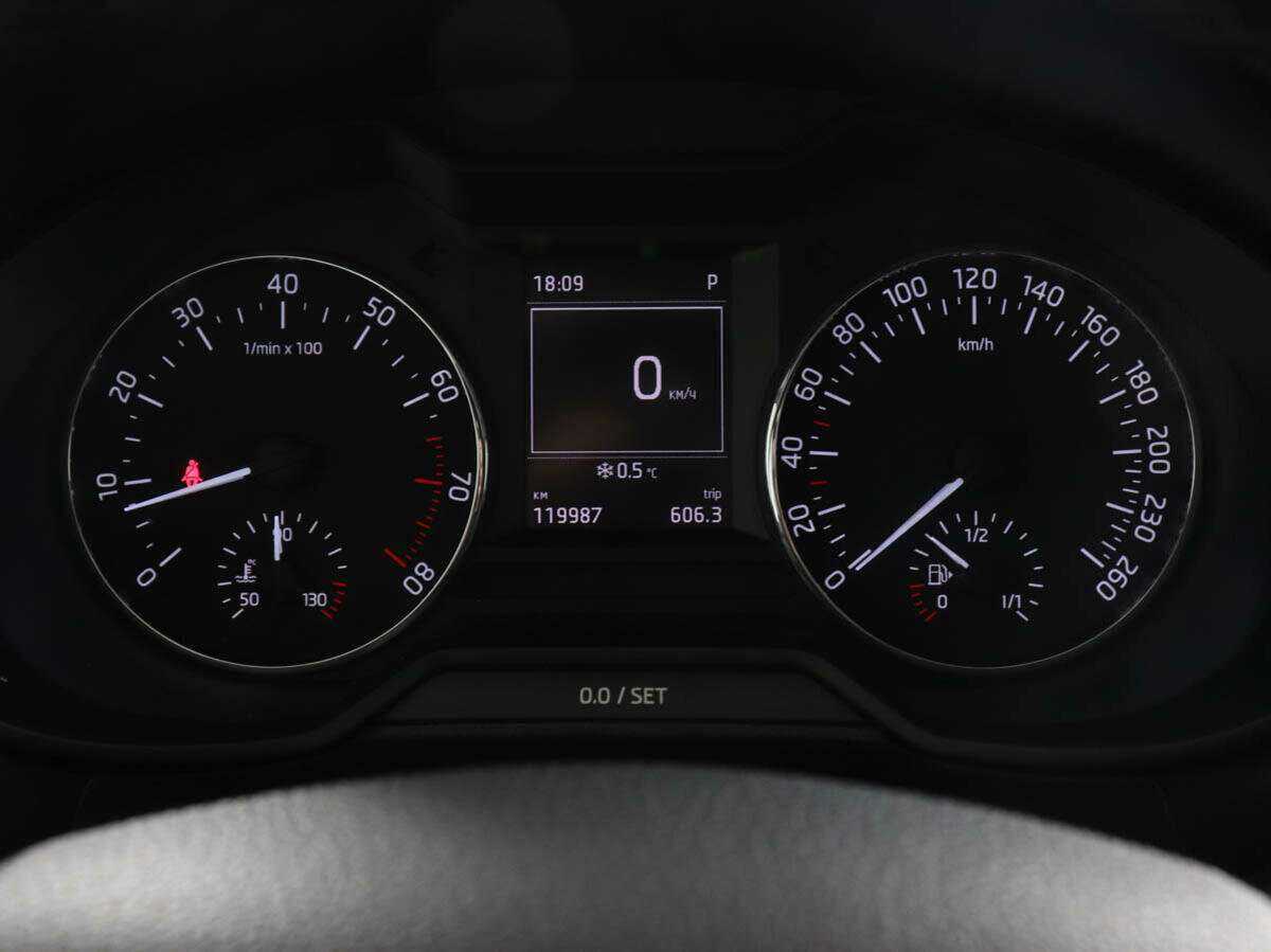 Б/У Шкода Октавия 2014 года. Фото: #11