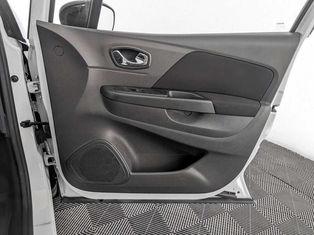 Б/У Рено Каптюр 2019 года. Фото: #20