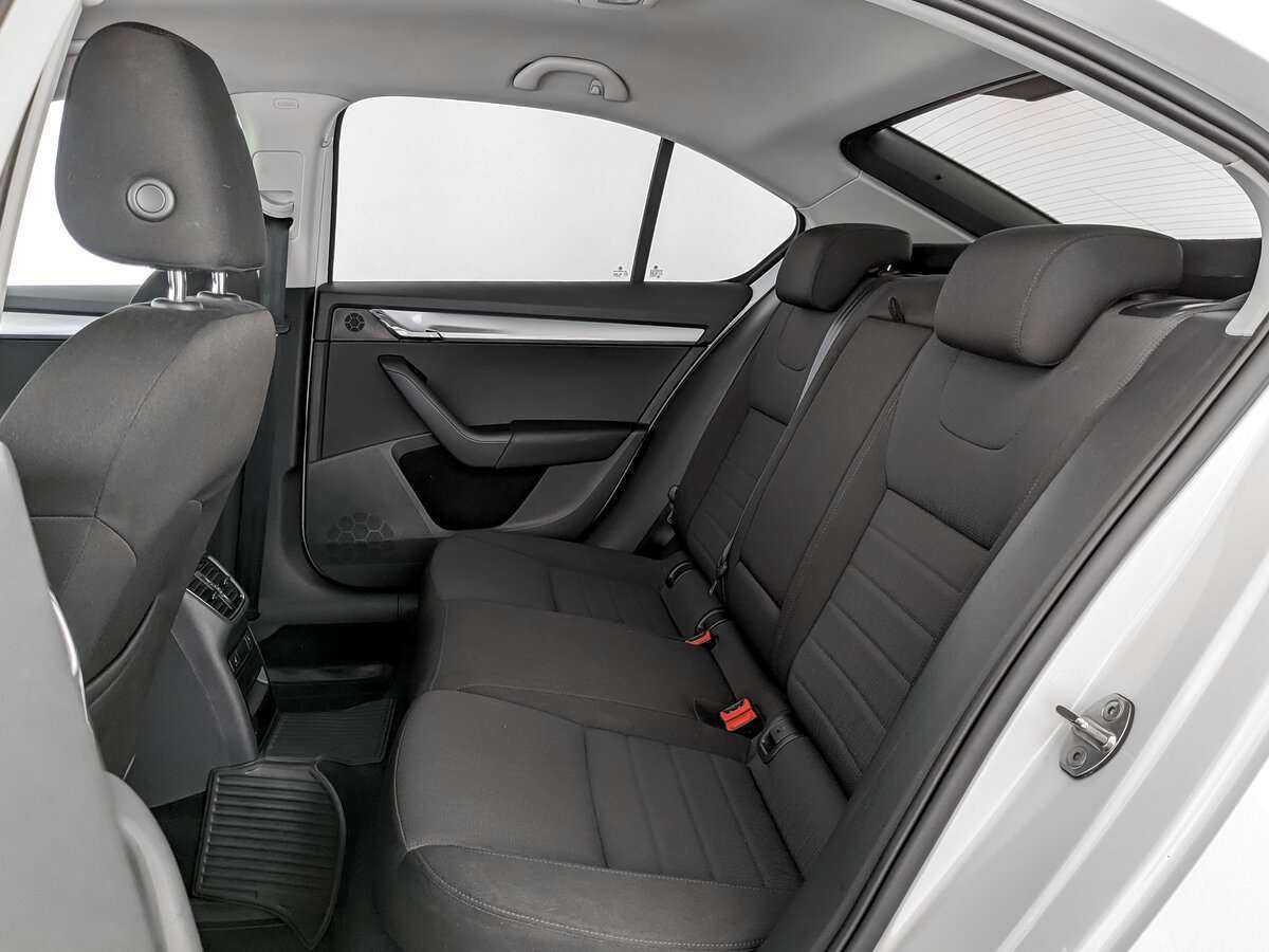 Б/У Шкода Октавия 2016 года. Фото: #8