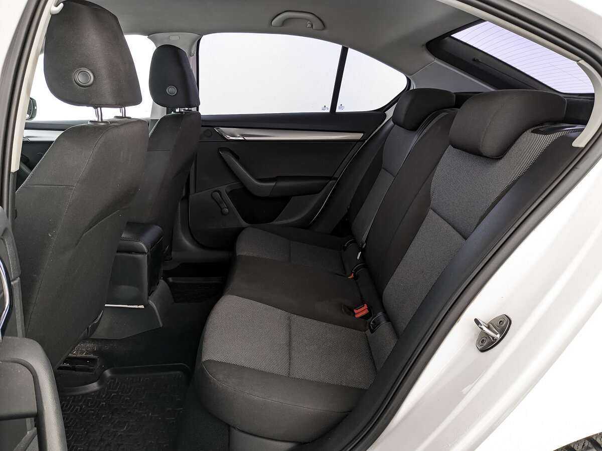 Б/У Шкода Октавия 2015 года. Фото: #13