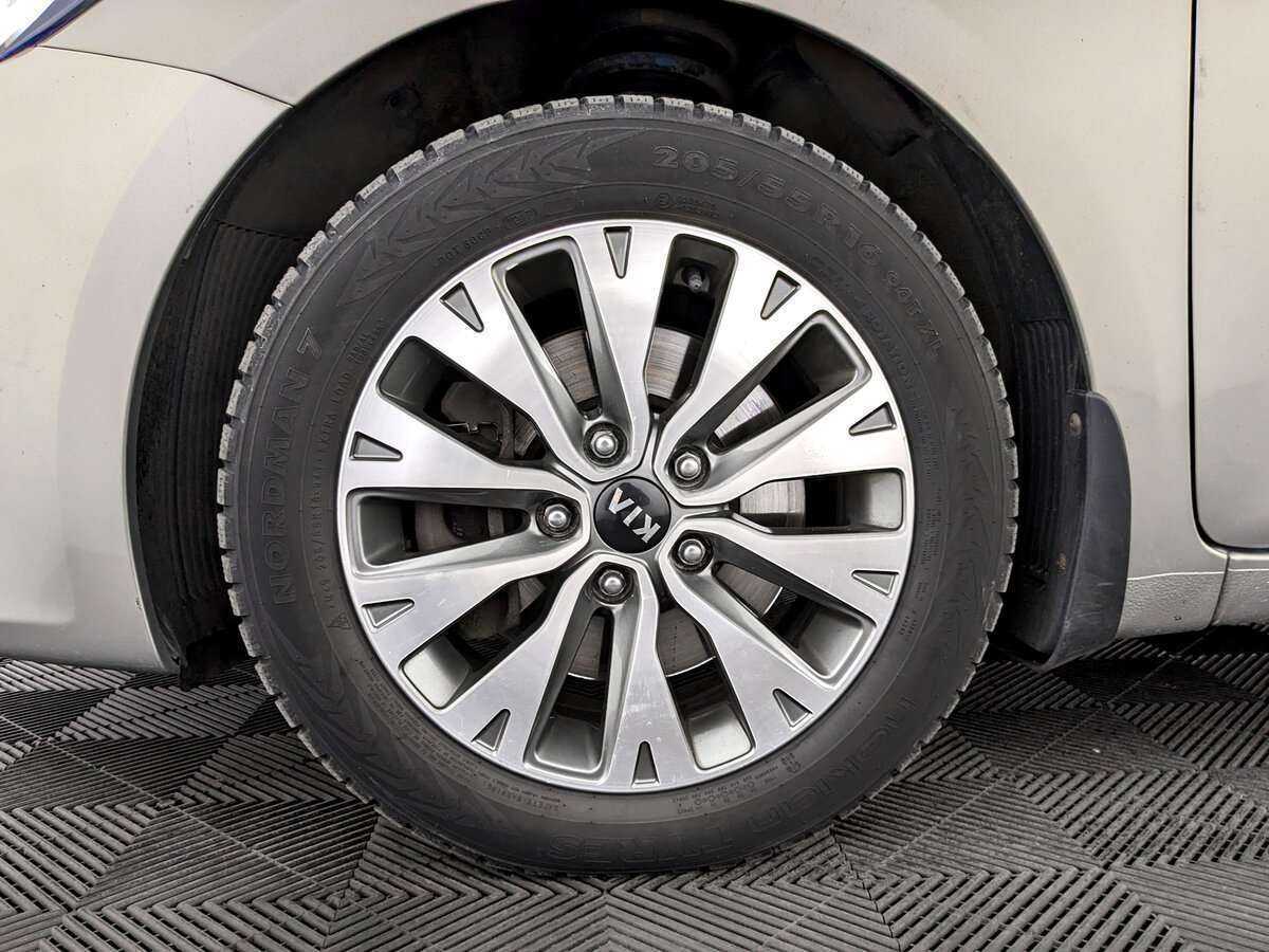 Б/У Киа Сид 2017 года. Фото: #17