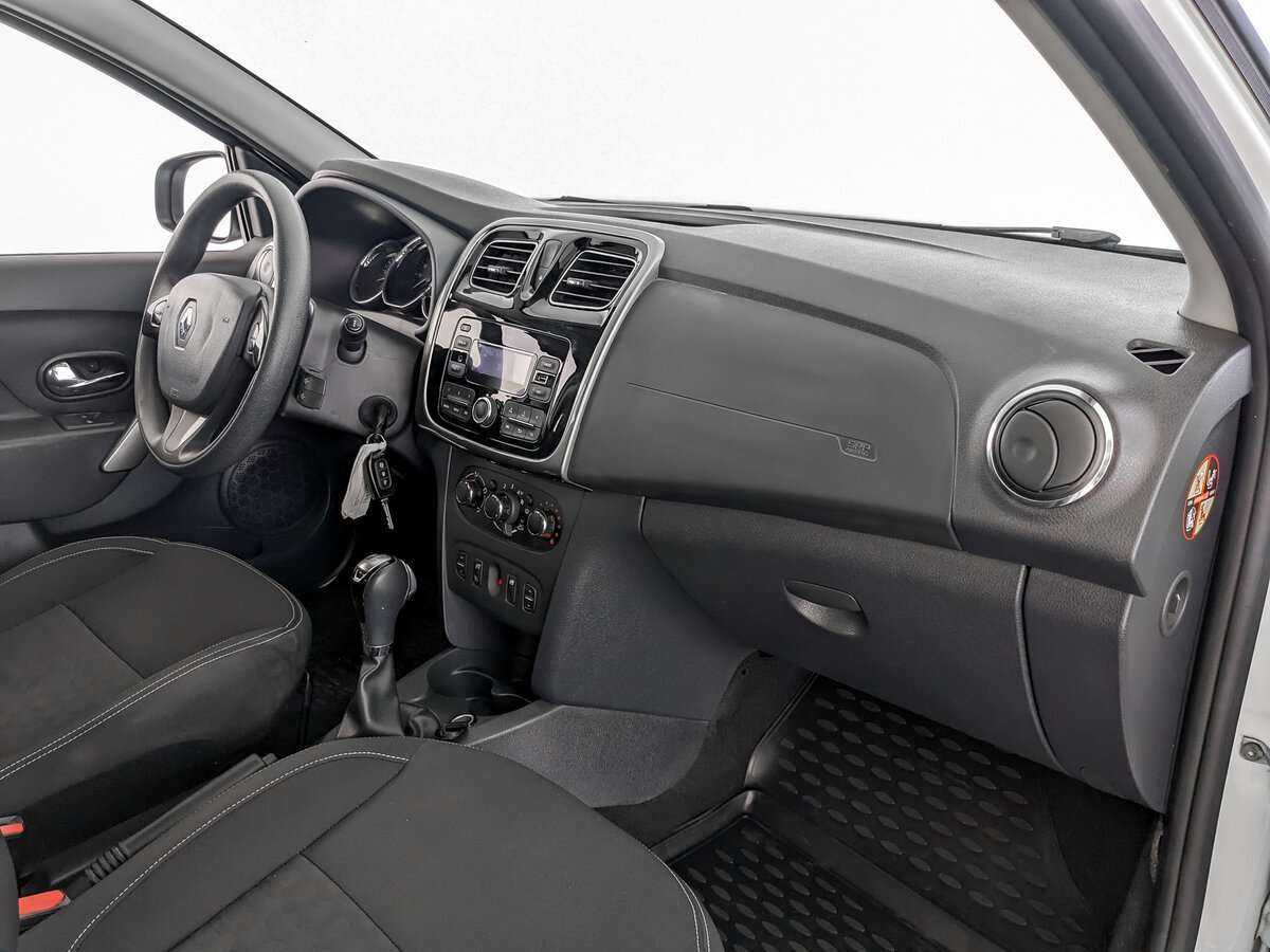 Б/У Рено Логан 2017 года. Фото: #8