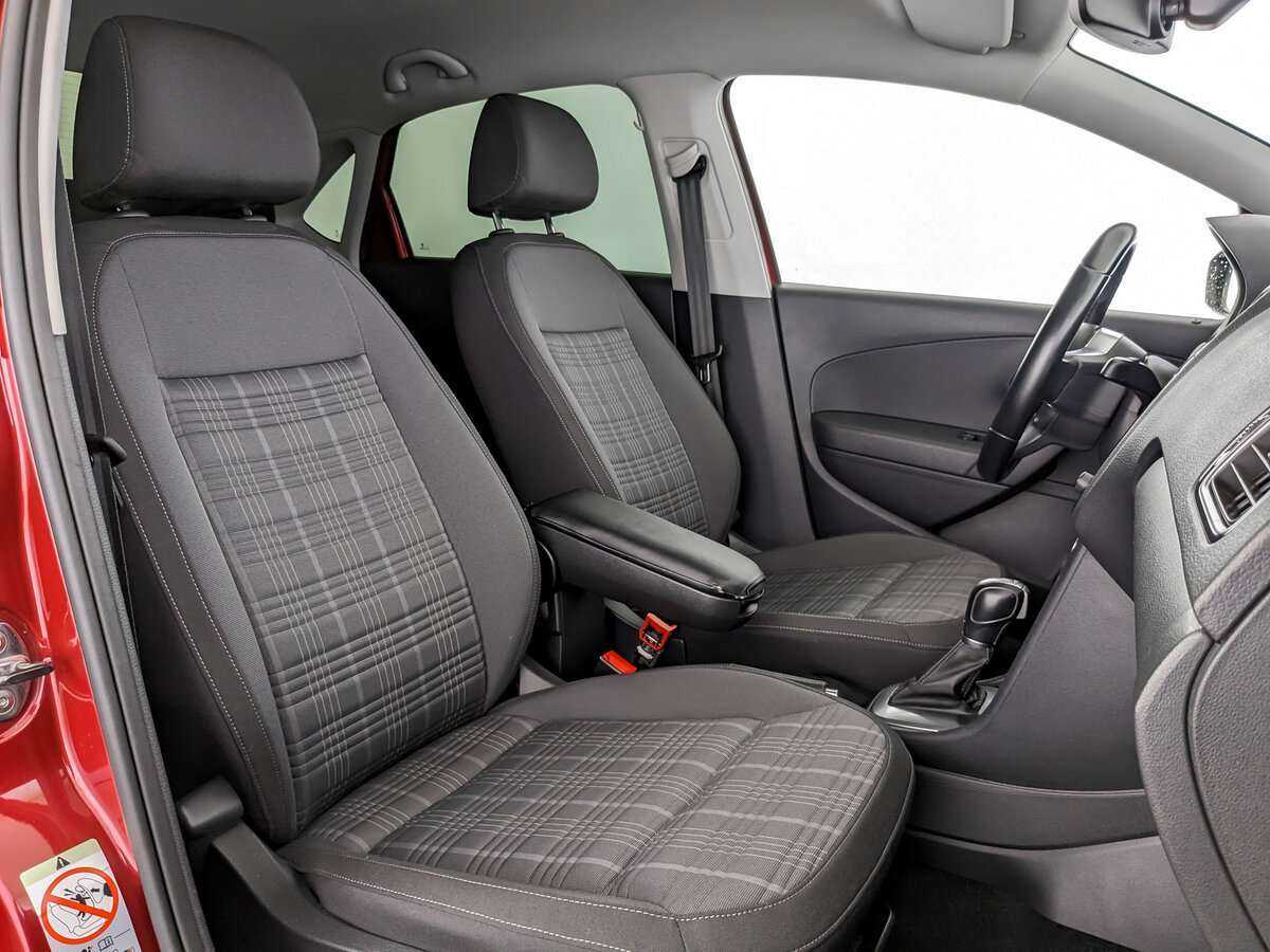 Б/У Фольксваген Поло 2017 года. Фото: #18