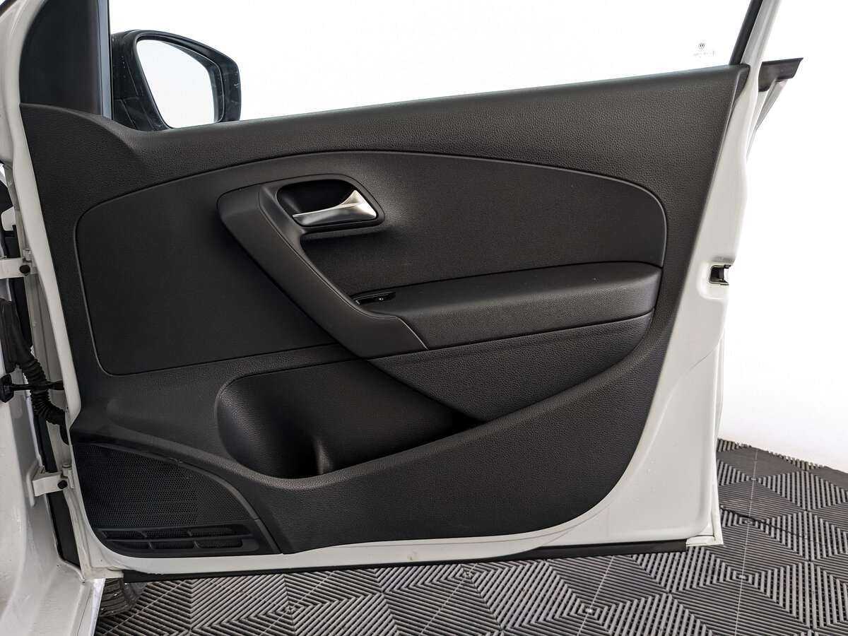 Б/У Фольксваген Поло 2019 года. Фото: #23