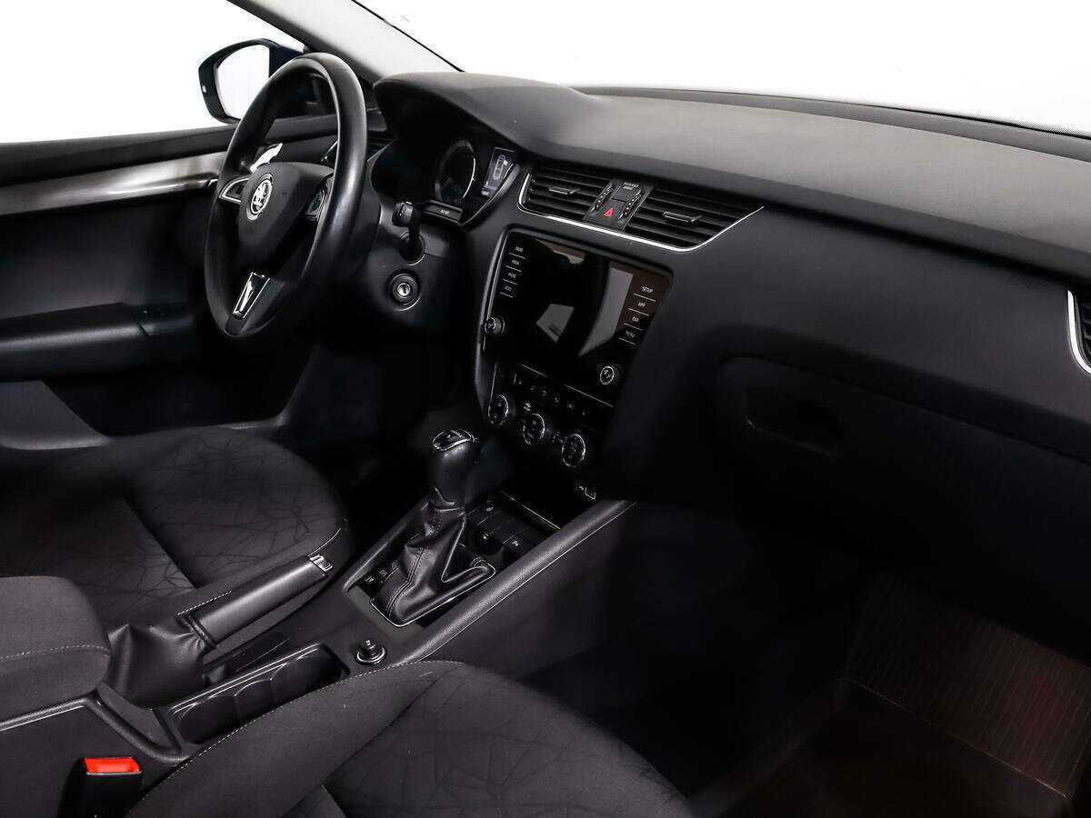 Б/У Шкода Октавия 2019 года. Фото: #8