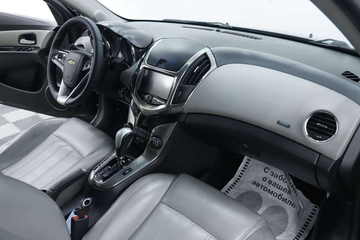 Б/У Шевроле Круз 2015 года. Фото: #14