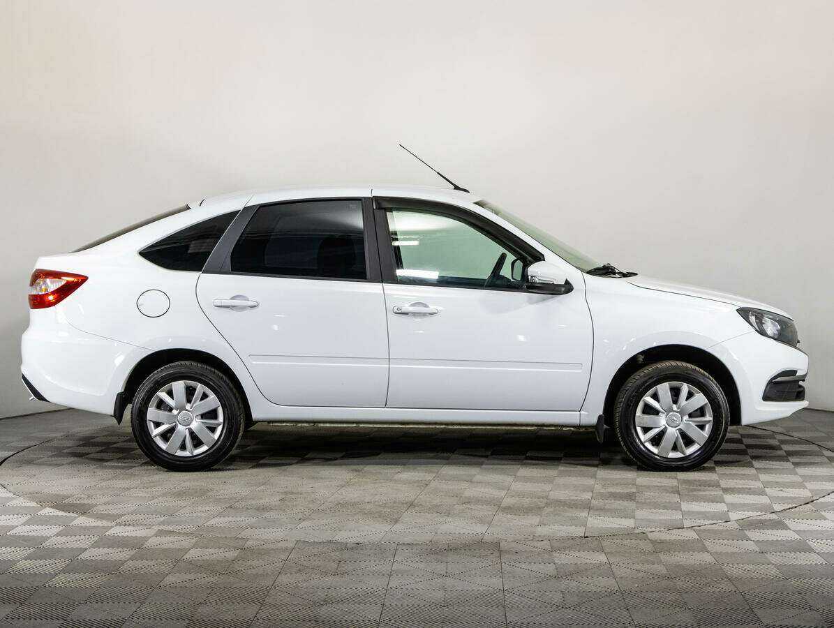 Б/У Лада (ВАЗ) Гранта 2022 года. Фото: #3