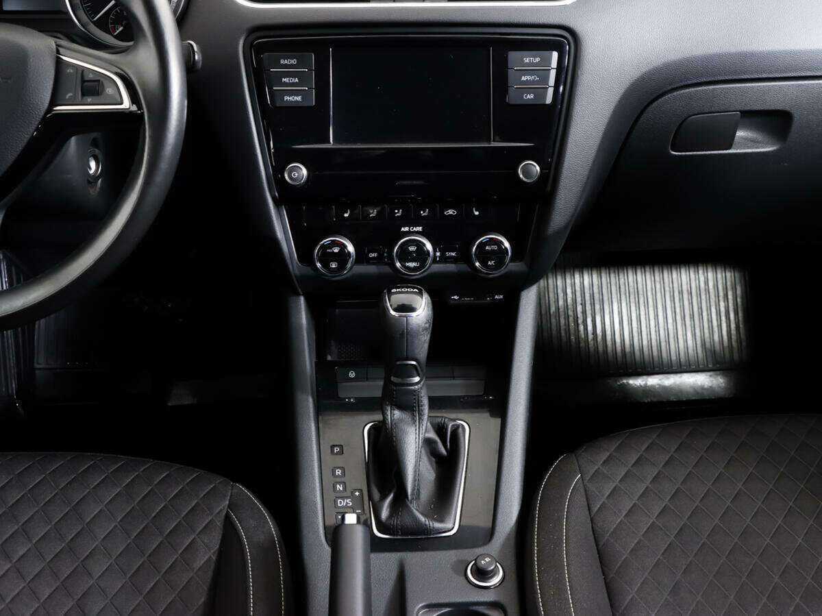 Б/У Шкода Октавия 2017 года. Фото: #9