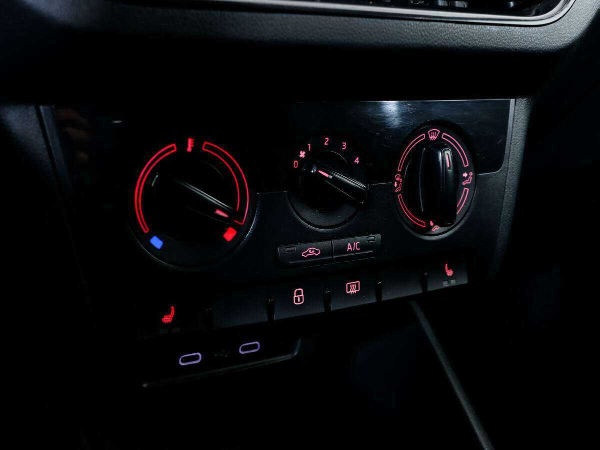 Б/У Фольксваген Поло 2020 года. Фото: #11