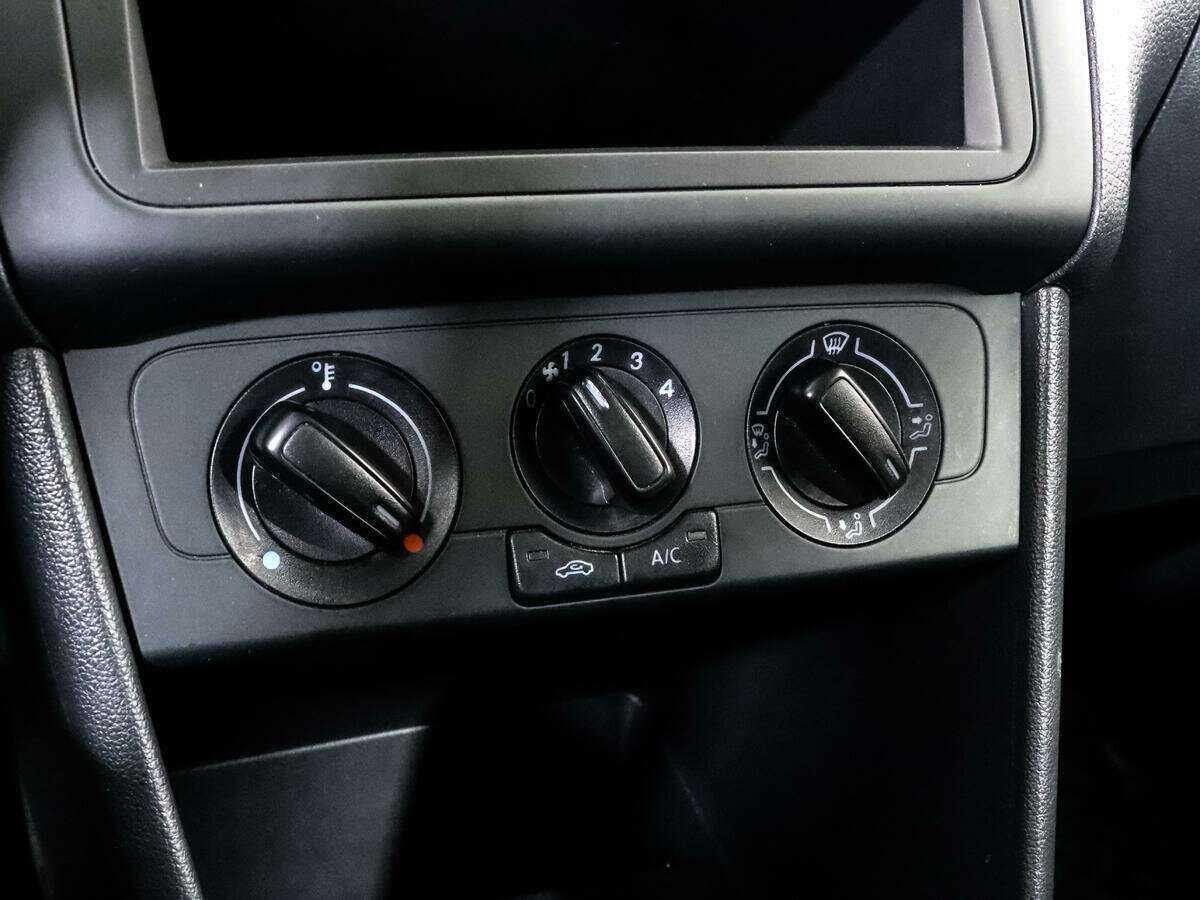 Б/У Фольксваген Поло 2018 года. Фото: #13