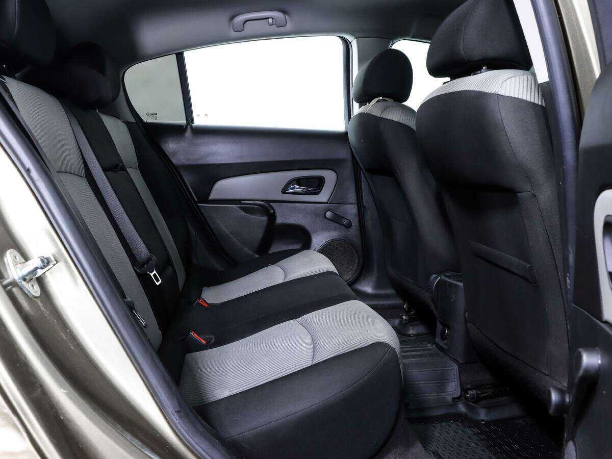 Б/У Шевроле Круз 2013 года. Фото: #12