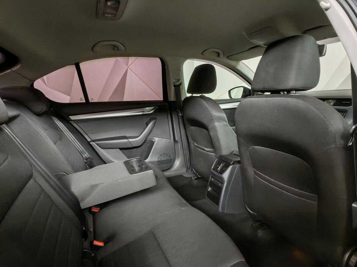 Б/У Шкода Октавия 2014 года. Фото: #11