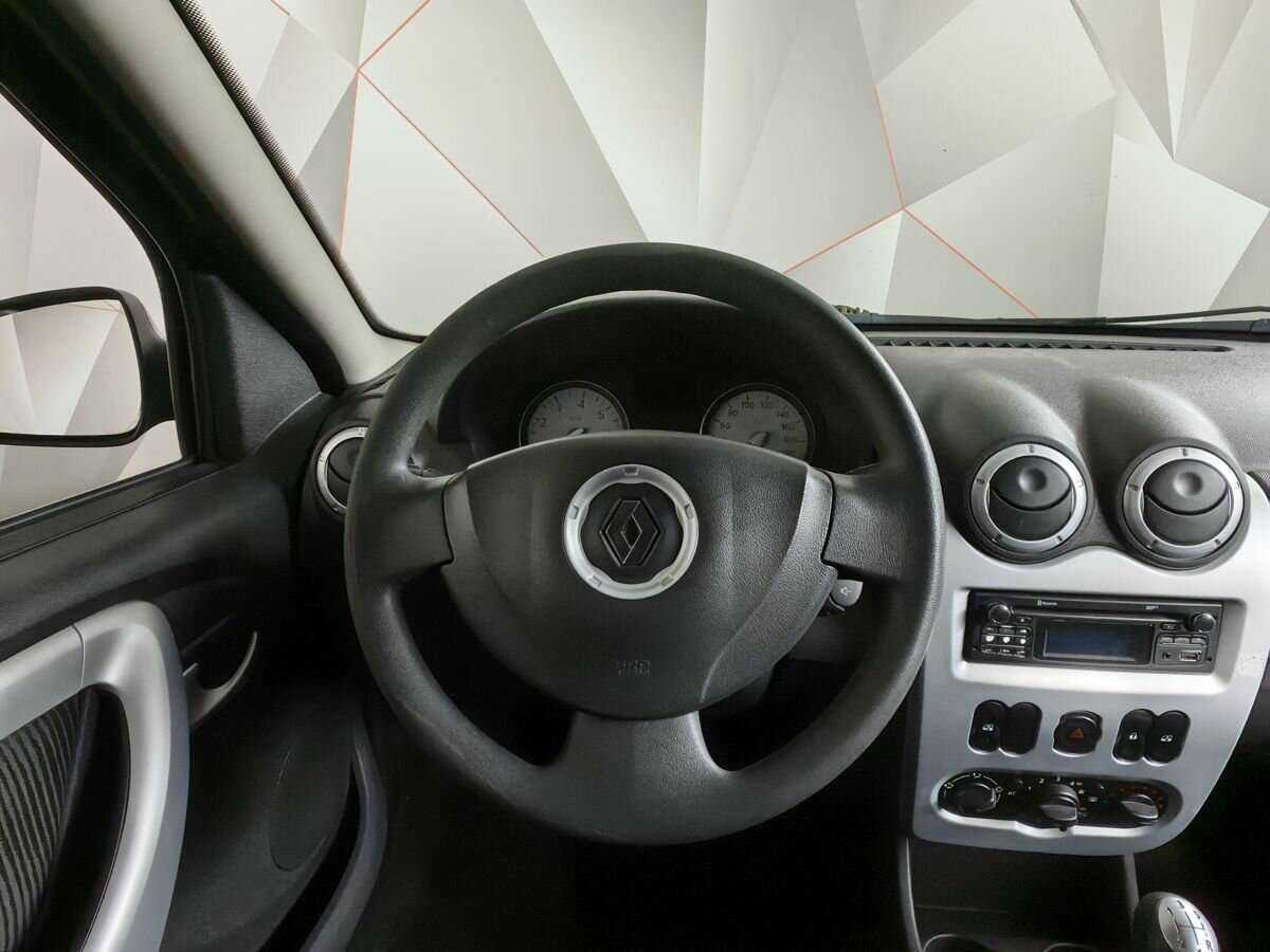 Б/У Рено Сандеро 2013 года. Фото: #11