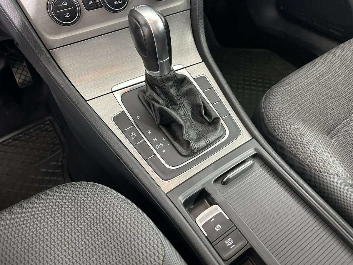 Б/У Фольксваген Гольф 2015 года. Фото: #12