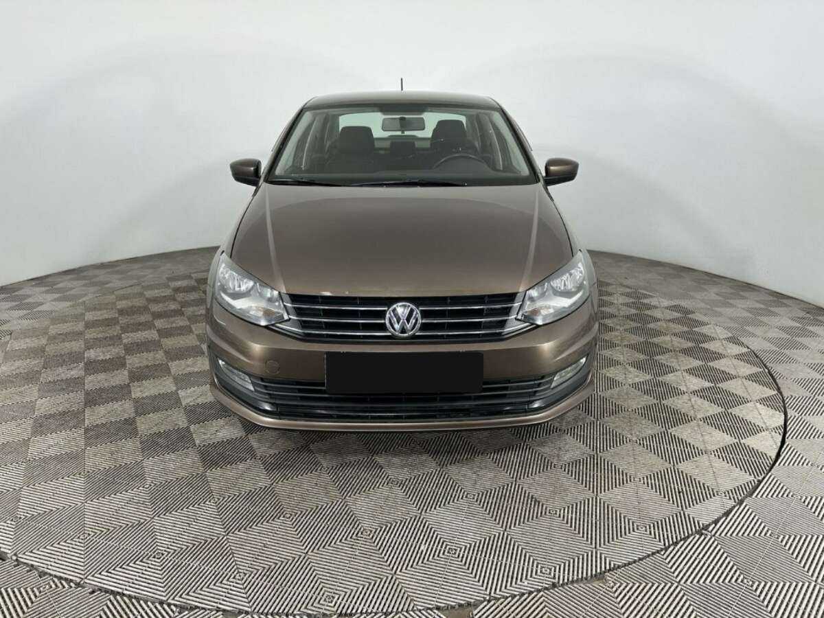 Б/У Фольксваген Поло 2016 года. Фото: #1