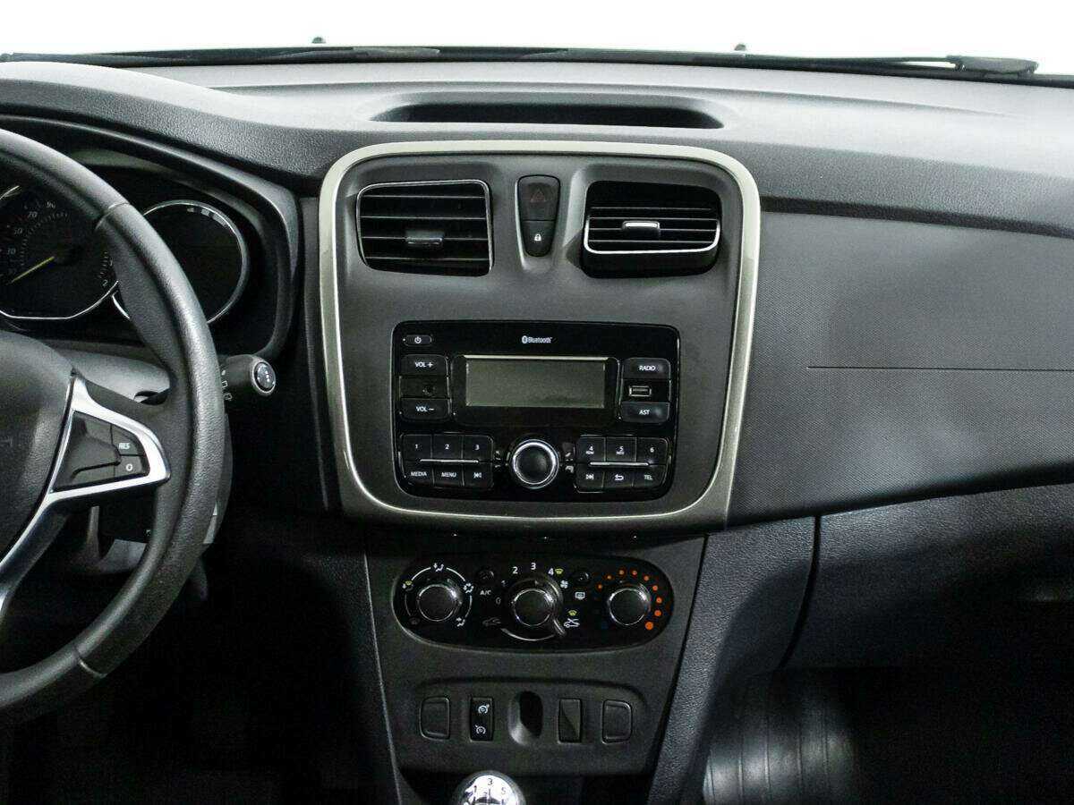 Б/У Рено Сандеро 2018 года. Фото: #13