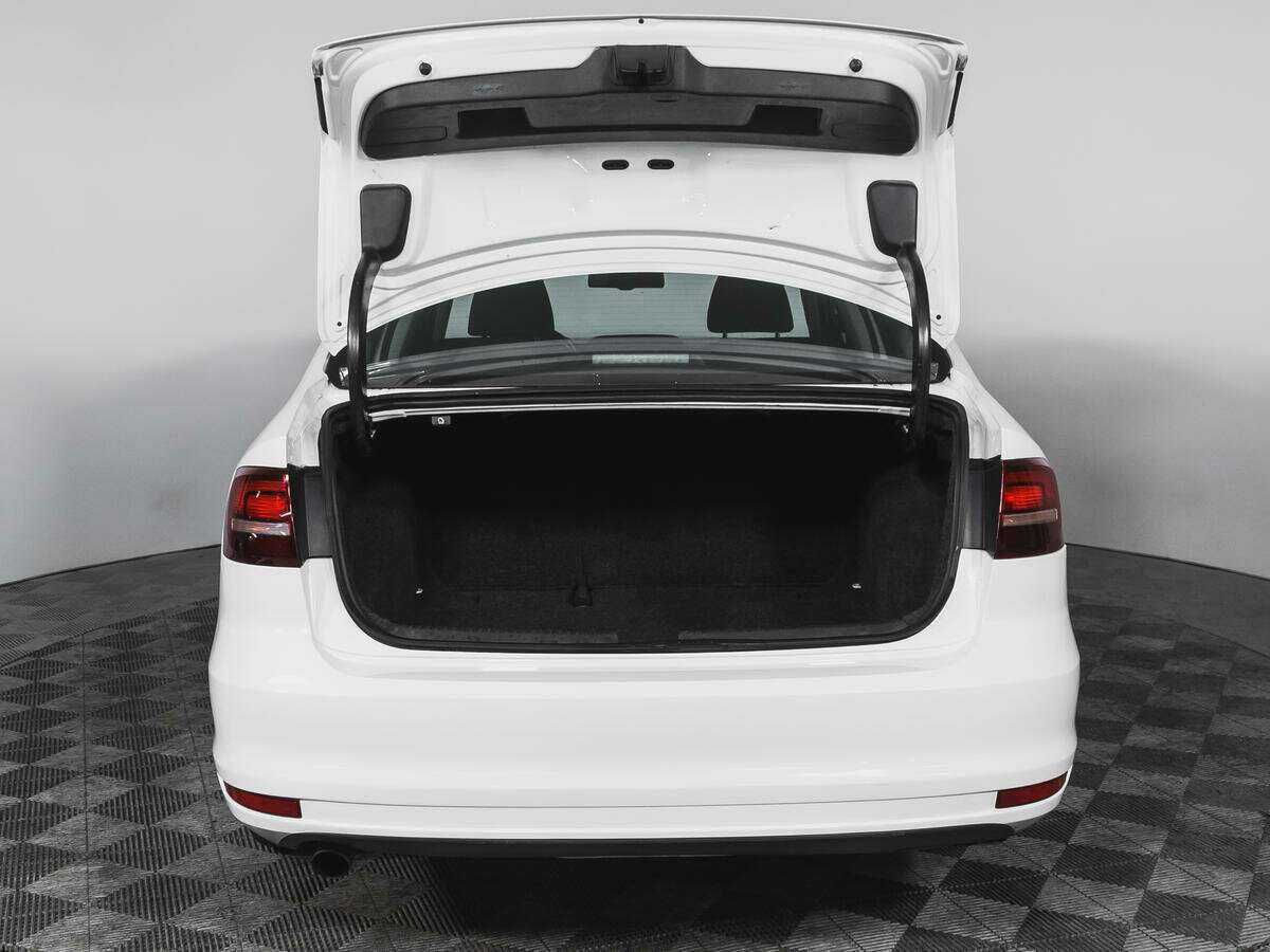 Б/У Фольксваген Джетта 2016 года. Фото: #16