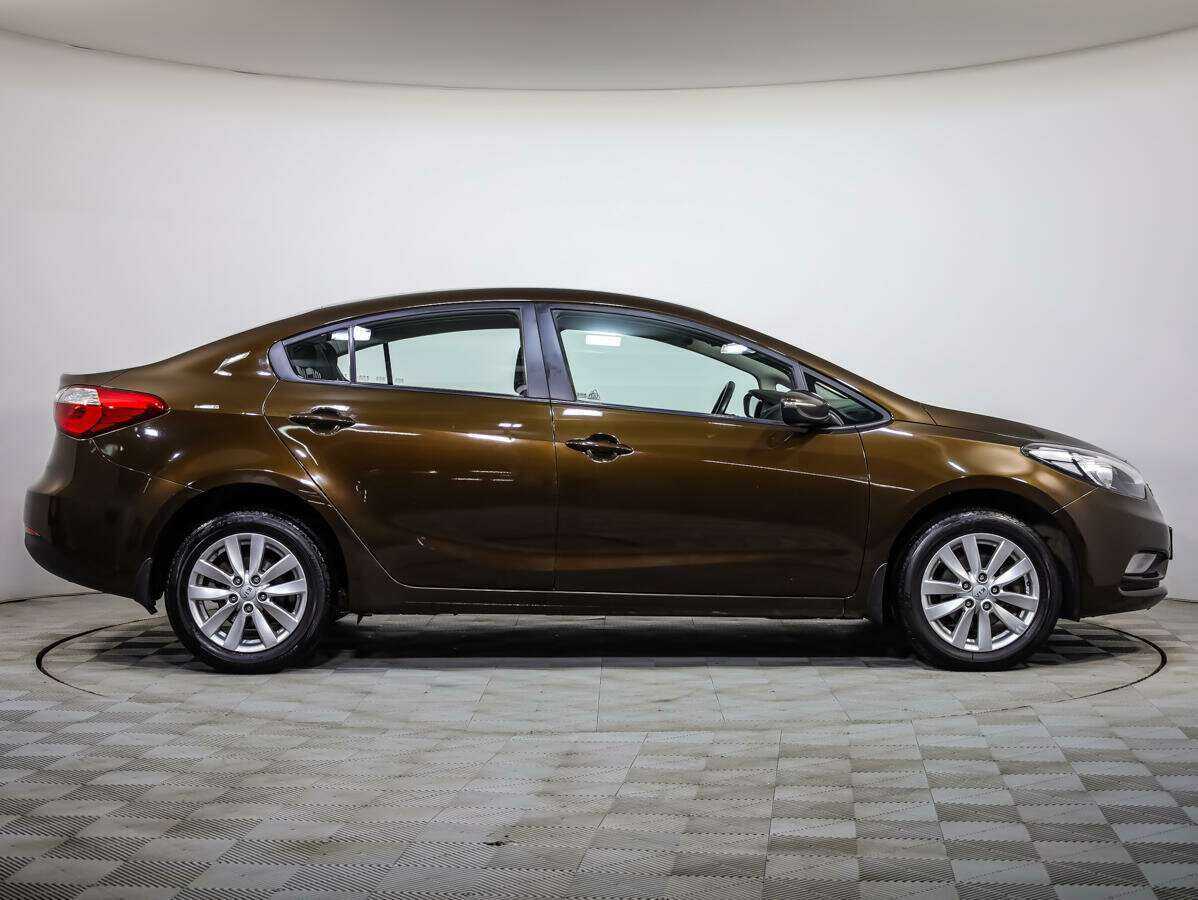 Б/У Киа Церато 2015 года. Фото: #2