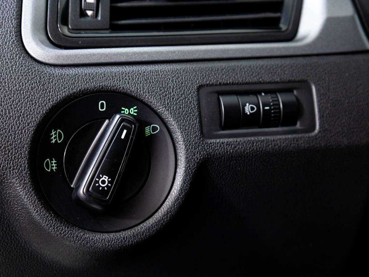 Б/У Шкода Рапид 2017 года. Фото: #14