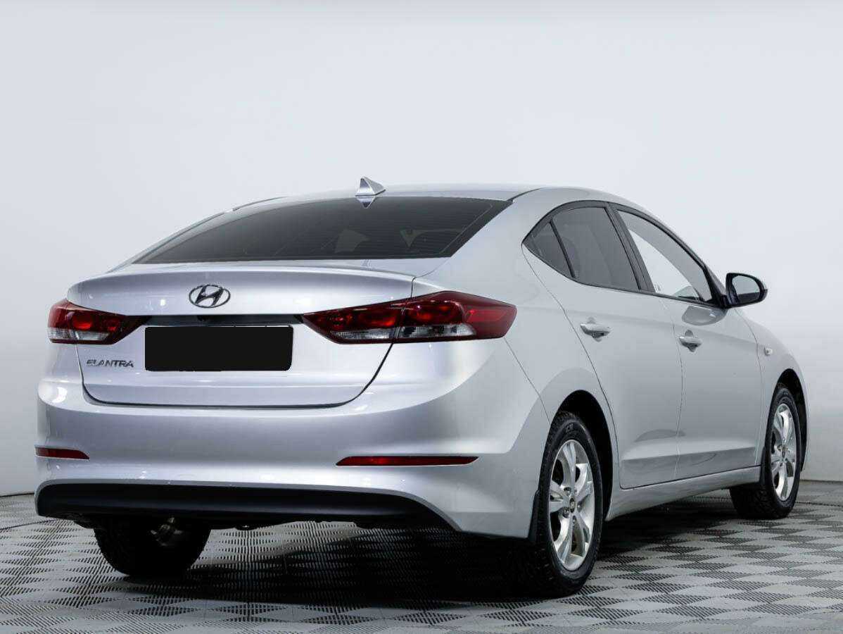 Б/У Хендай Елантра 2018 года. Фото: #3