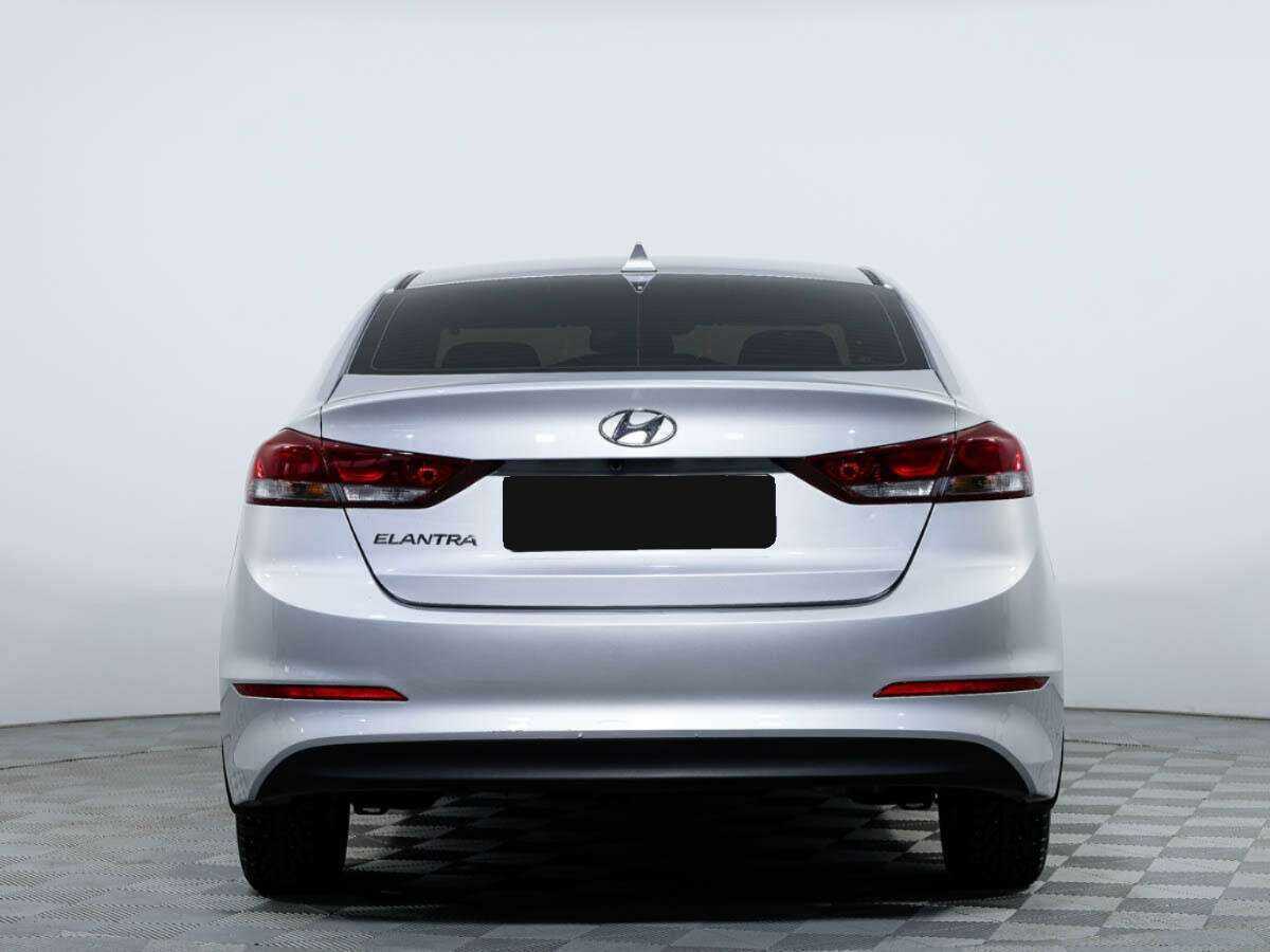 Б/У Хендай Елантра 2018 года. Фото: #4