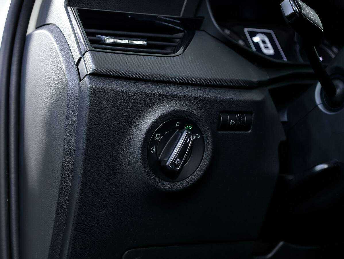 Б/У Шкода Рапид 2021 года. Фото: #18