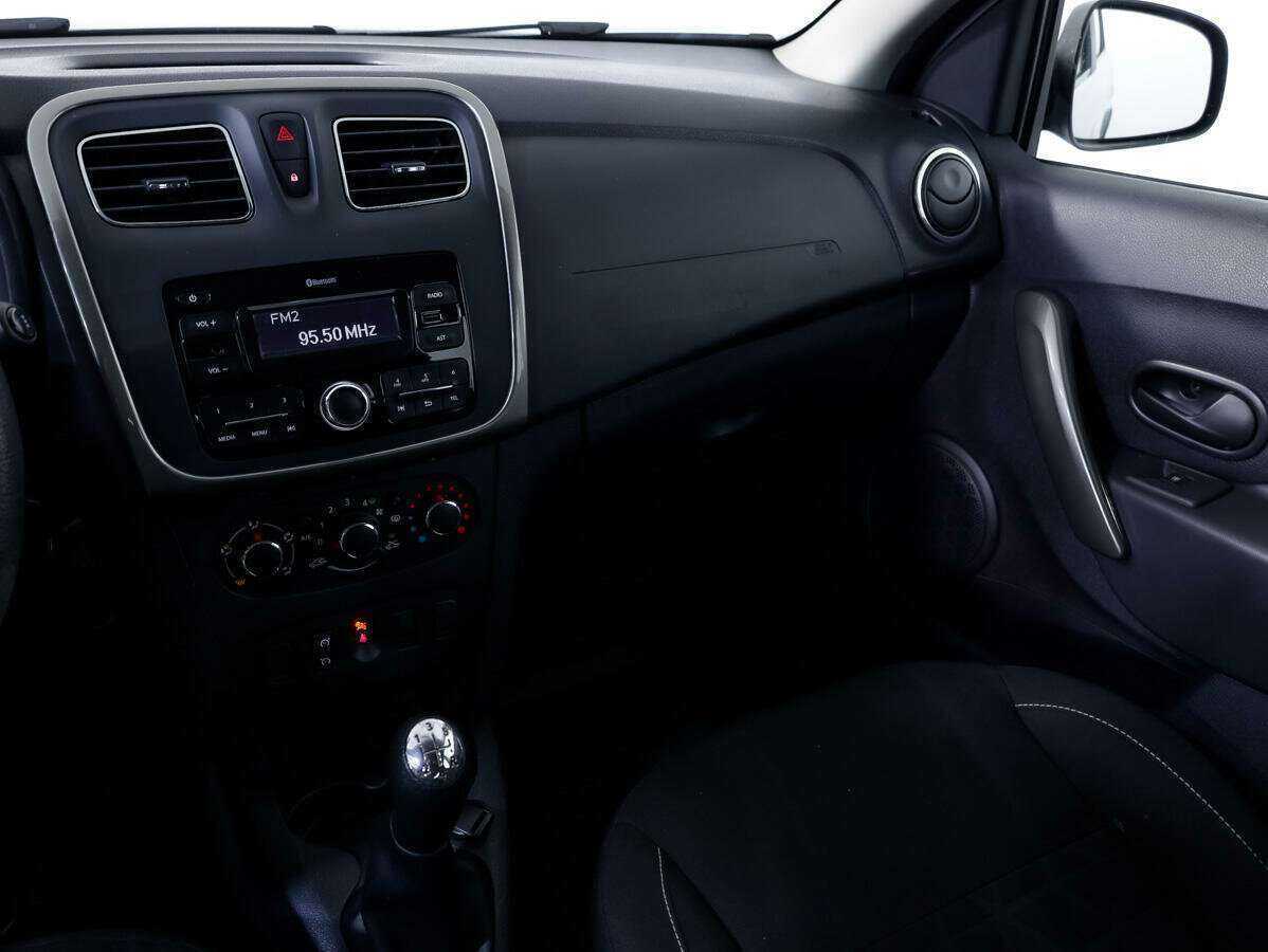 Б/У Рено Сандеро 2018 года. Фото: #14