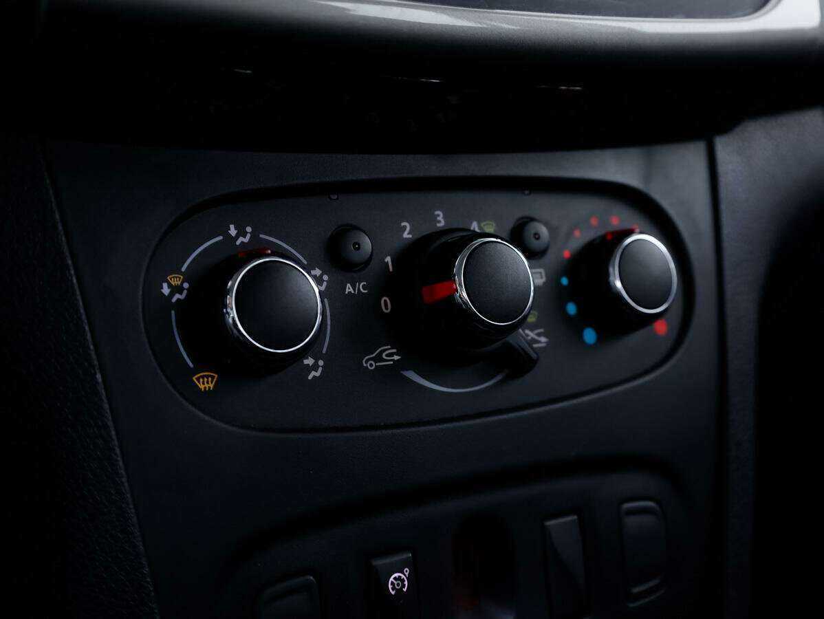 Б/У Рено Сандеро 2018 года. Фото: #15