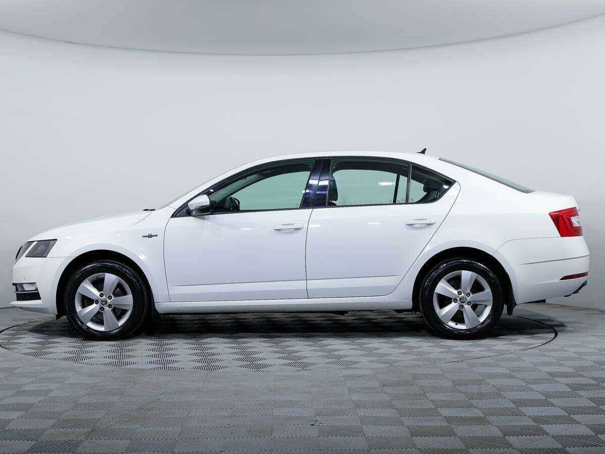 Б/У Шкода Октавия 2018 года. Фото: #7