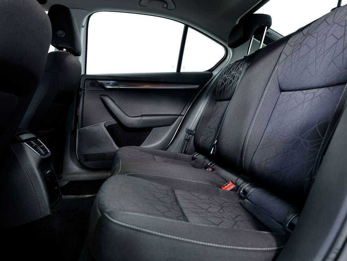 Б/У Шкода Октавия 2018 года. Фото: #14