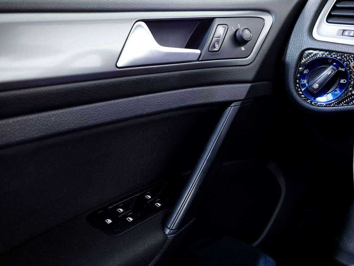 Б/У Фольксваген Гольф 2013 года. Фото: #16