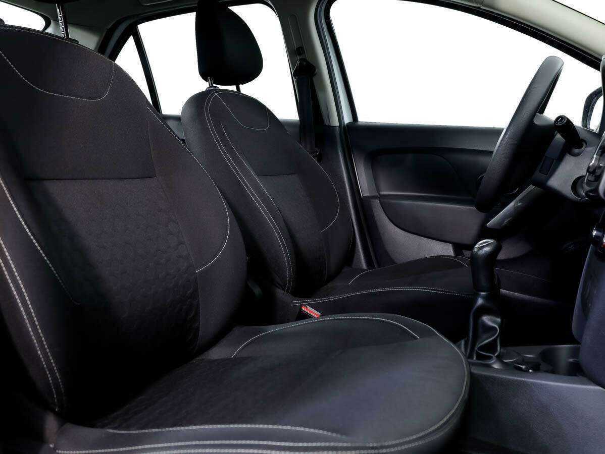 Б/У Рено Логан 2014 года. Фото: #9