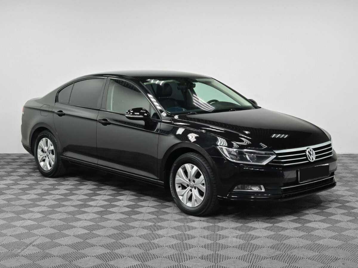 Б/У Фольксваген Пассат 2016 года. Фото: #2