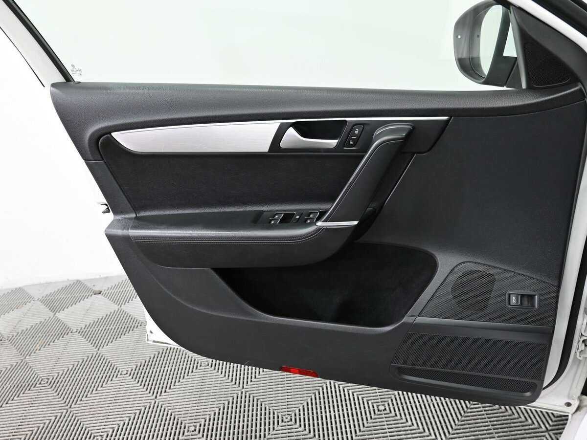 Б/У Фольксваген Пассат 2013 года. Фото: #10