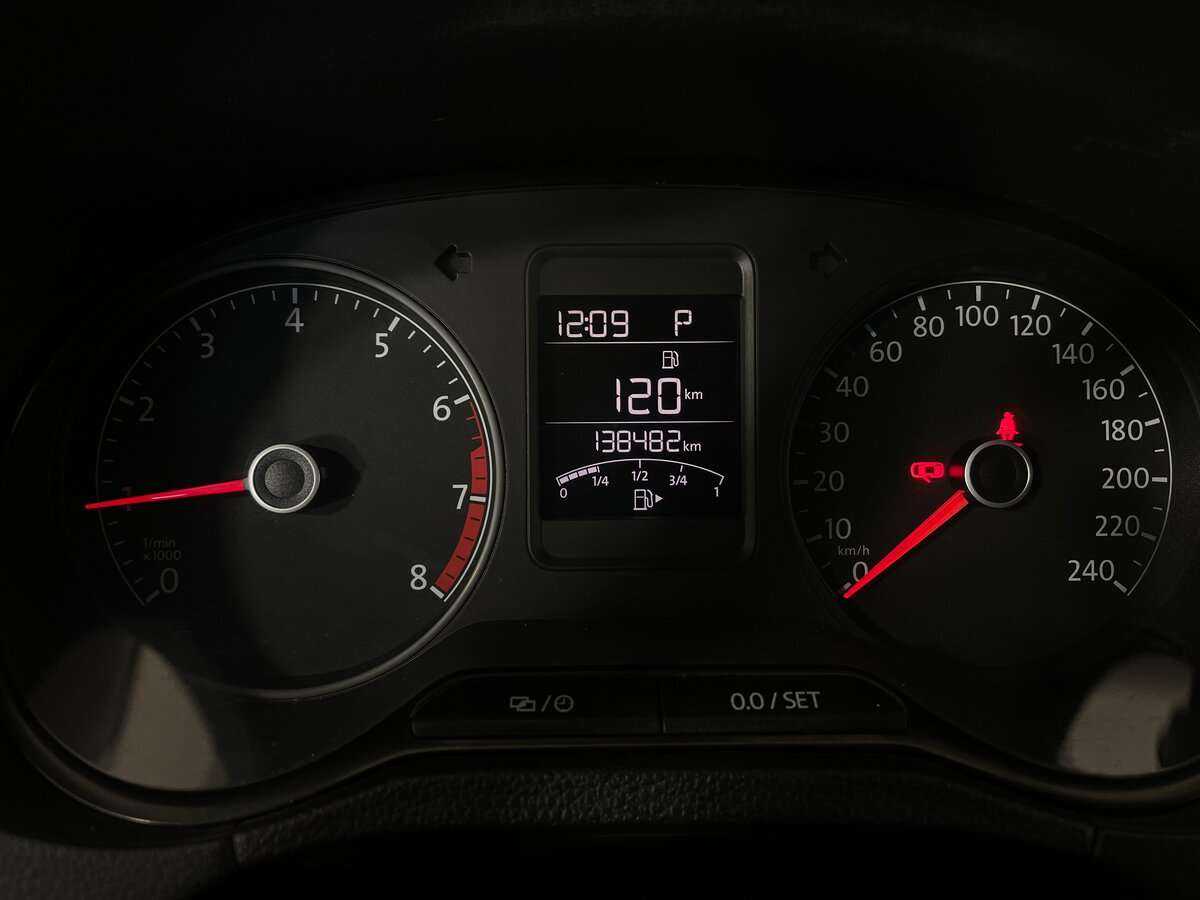 Б/У Фольксваген Поло 2016 года. Фото: #13