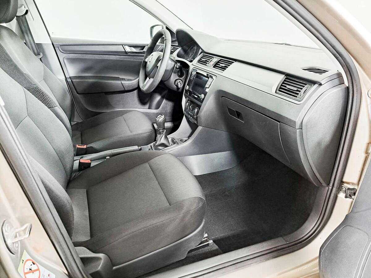 Б/У Шкода Рапид 2018 года. Фото: #5