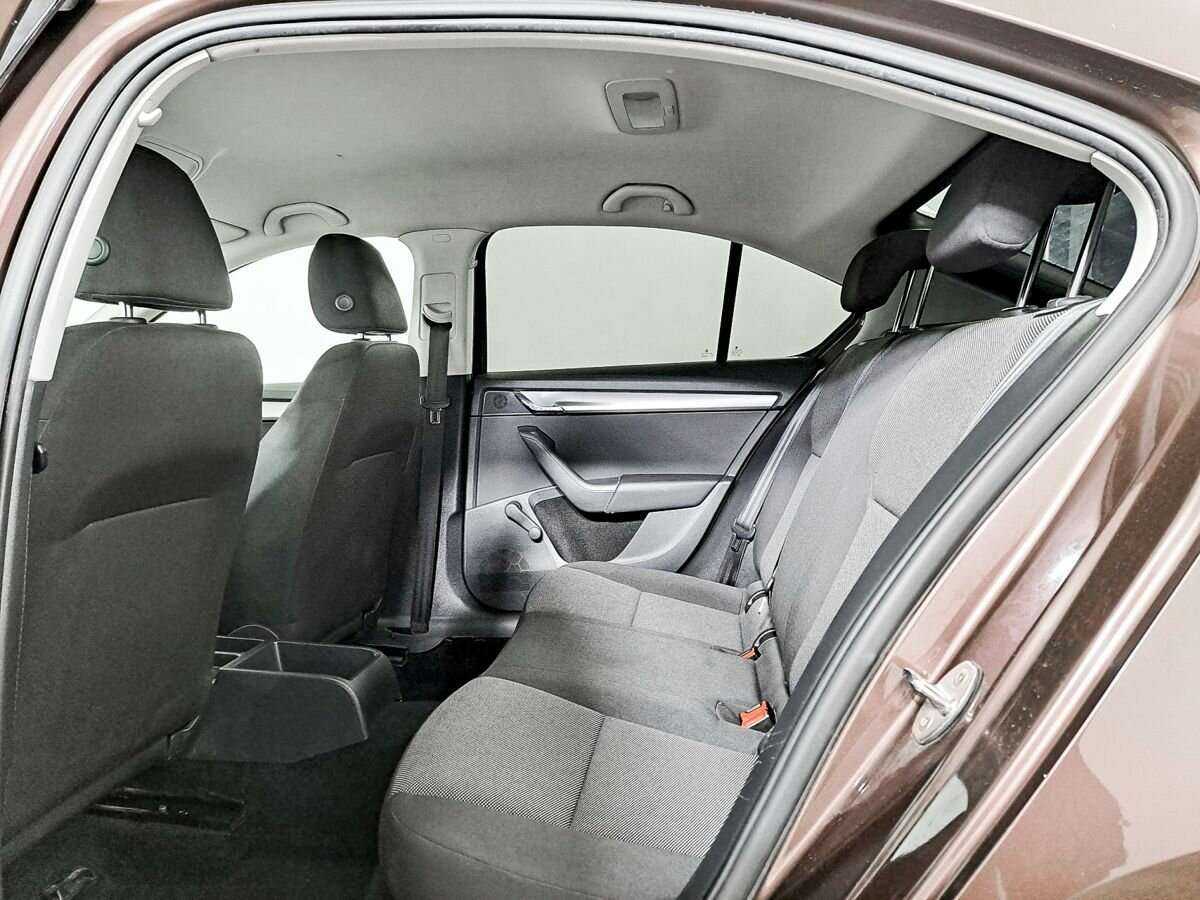 Б/У Шкода Октавия 2014 года. Фото: #9