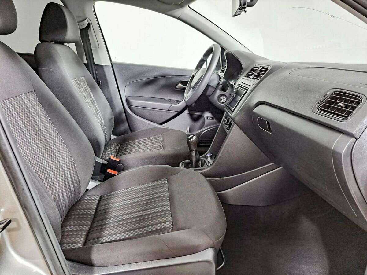 Б/У Фольксваген Поло 2018 года. Фото: #7