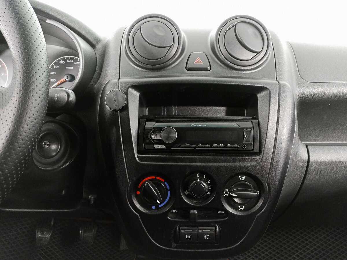 Б/У Лада (ВАЗ) Гранта 2015 года. Фото: #12