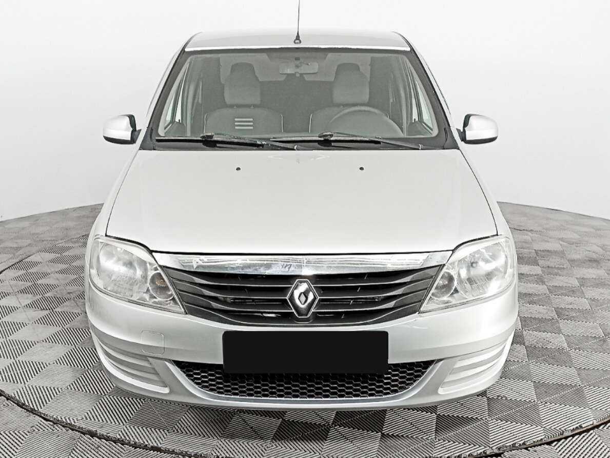 Б/У Рено Логан 2012 года. Фото: #1