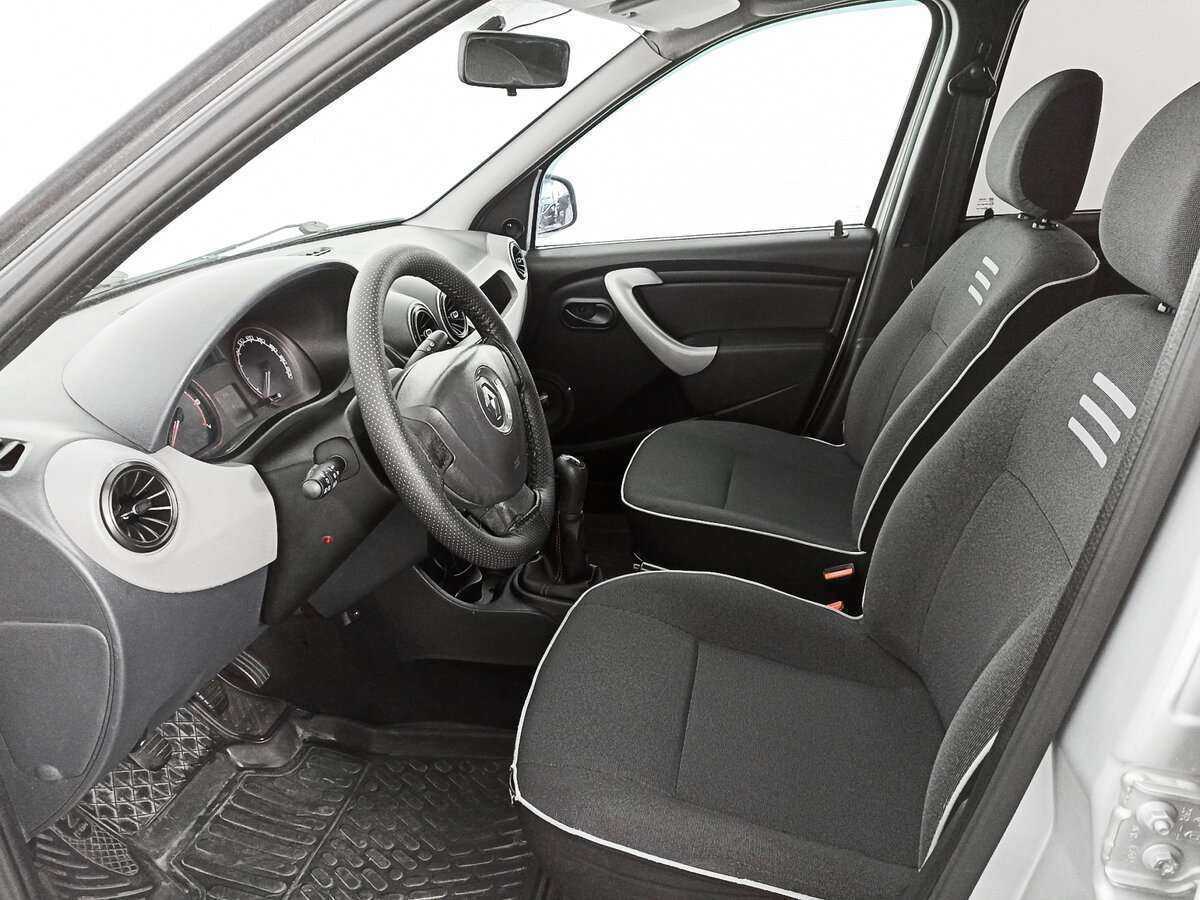 Б/У Рено Логан 2012 года. Фото: #15